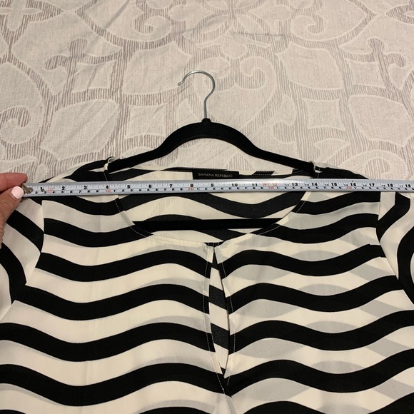 Banana Republic Blouse - Picture 9 of 9